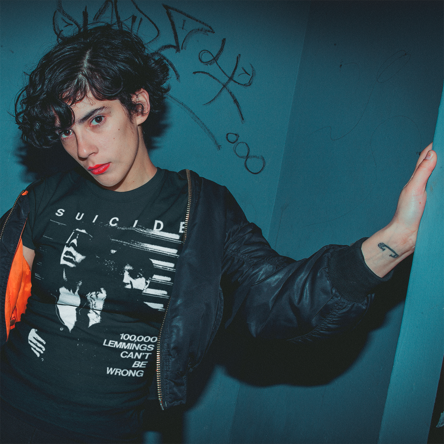 Suicide - 100,000 Lemmings Can't Be Wrong T-Shirt
This tee pays homage to the legendary proto-punk duo Suicide, pioneers of minimal synth and confrontational performance art